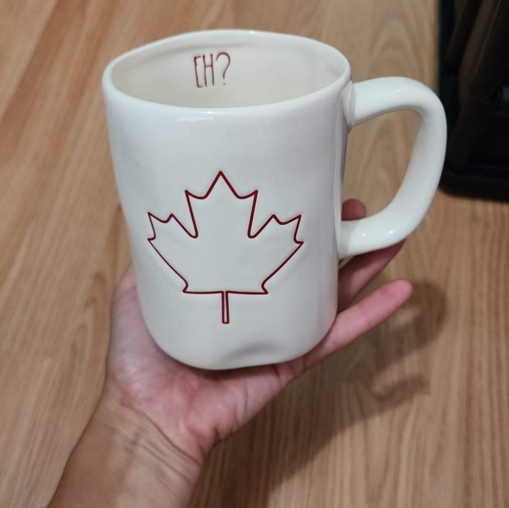 Rae dunn maple leaf eh? Mug